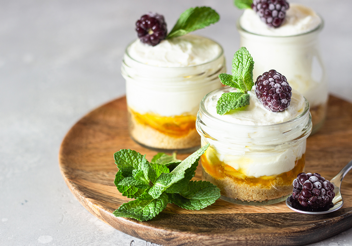 Λαχταριστά trifles με γιαούρτι και φρούτα. Μια ελαφριά και γευστική πρόταση, έτοιμη σε μερικά λεπτά | Ena Blog