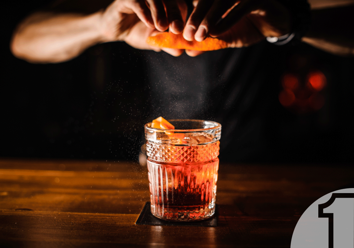 4 προτάσεις για ανοιξιάτικα δροσιστικά cocktails με τζιν | Ena Blog