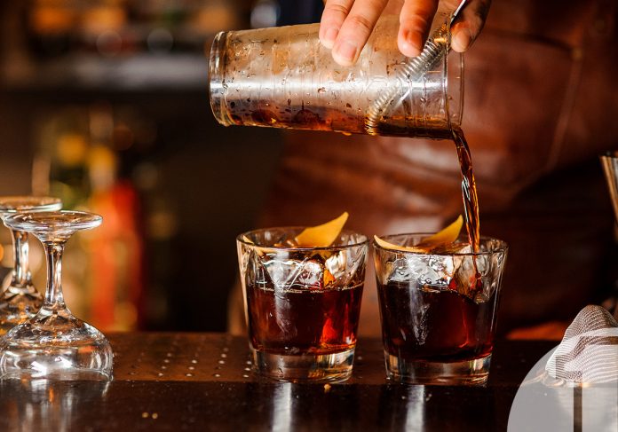 3 εορταστικά cocktails από παλαιωμένα whiskey | Ena Blog