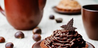 Ψητά κάστανα με μους σοκολάτας, ένα ελληνικό, χριστουγεννιάτικο και απολαυστικό επιδόρπιο | Ena Blog