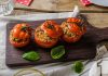 Αρωματικές γεμιστές ντομάτες, μια καλοκαιρινή πρόταση για το μενού σας | Ena Blog
