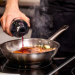 Mαγείρεμα με κρασί: Συμβουλές για τη σωστή προετοιμασία των πιάτων | ENA Blog