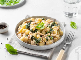 Nιόκι με σπανάκι και φιλέτο κοτόπουλο σε κρεμώδη σάλτσα | ENA Blog