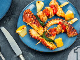 Xταπόδι Σχάρας σε ξύλινα σουβλάκια για την Καθαρά Δευτέρα  | ENA Blog